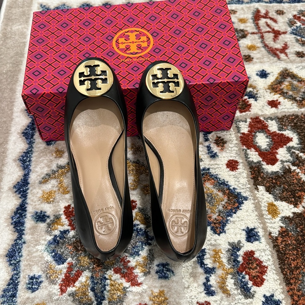 Tory Burch Shoes Black Pumps size 7.5 US Women